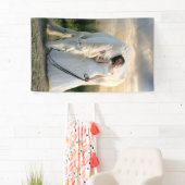 Weißes Pferd mit Bride Banner (Insitu)