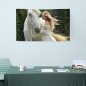 Weißes Pferd und Mädchen Banner (Messeveranstaltung)