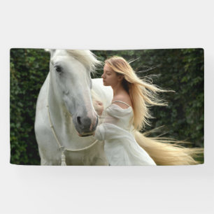 Weißes Pferd und Mädchen Banner