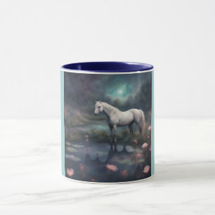Weißes Pferd watet durch Wasserblumen Tasse