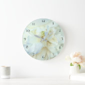 *~* weißes Pfingstrosen-Foto mit blauem Farbton Große Wanduhr (Zuhause)