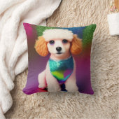 Weißes Poodle mit Cremeohren auf Regenbogenfunkel Kissen (Decke)