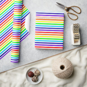 Weißes Regenbogenstreifen-Umschlagpapier Geschenkpapier