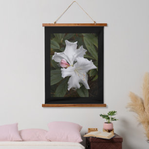 Weißes Rhododendron Blüten mit schwarzer Grenze Wandteppich Mit Holzrahmen