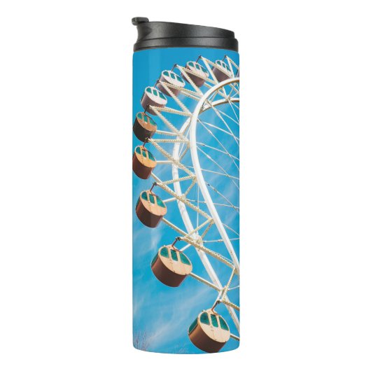 Weißes Riesenrad am Morgen unter freiem Himmel Thermosbecher (Nach rechts gedreht)