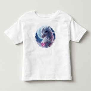 Weißes, schimmerndes Pferd zum Shirt für das Baby