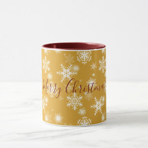 Weißes Schneeflocken im Freien. Kaffee-Tasse Tasse