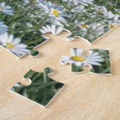 Weißes schottisches Hochlandkalb in Daisy Meadow Puzzle (Seite)
