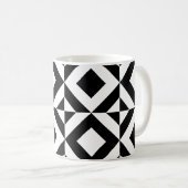 Weißes Schwarzes Quadrat Rechteck Art Deco Muster Kaffeetasse (VorderseiteRechts)