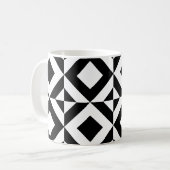 Weißes Schwarzes Quadrat Rechteck Art Deco Muster Kaffeetasse (Vorderseite Links)