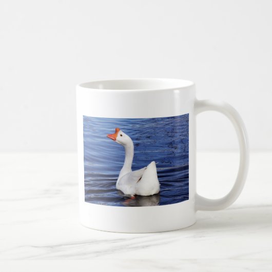 Weißes Schwimmgänse in blauem Wasser Kaffeetasse (Rechts)