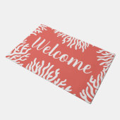 Weißes Seeküstenkoralle u. korallenrotes Fußmatte (Schrägansicht)