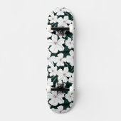 Weißes tropisches Blumen-Muster Skateboard (Vorderseite)
