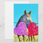 Weißes und braunes Pferd Valentine Hearts Briefpapier (Vorne/Hinten)