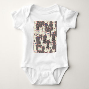Weißes und graues Katzenmuster Baby Strampler