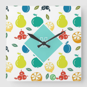 Weißes und grünes Monogramm buntes Obst zum Geburt Quadratische Wanduhr