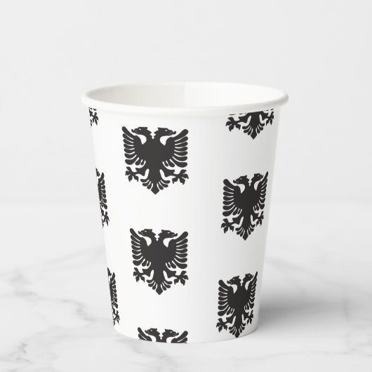 Weißes und Schwarzes Albanisches Adlerbuch Pappbecher (Links)