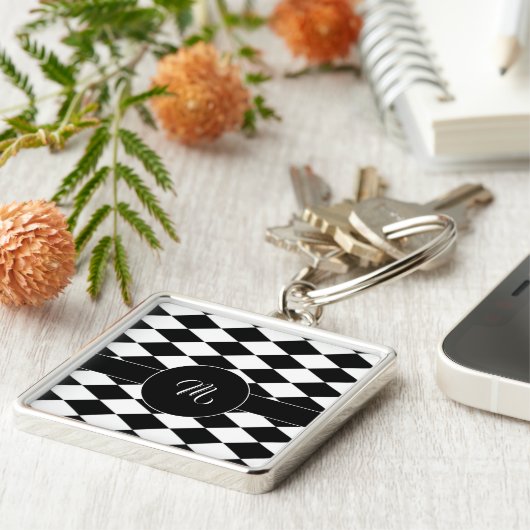 Weißes und schwarzes Rautenmuster Schlüsselanhänger (Seite)