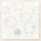 Weißes und schwarzes Schaf auf Creme Hintergrund Glasuntersetzer (Rückseite)