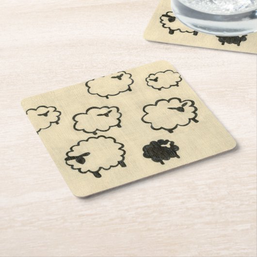 Weißes und schwarzes Schaf auf Creme Hintergrund Rechteckiger Pappuntersetzer (angewinkelt)