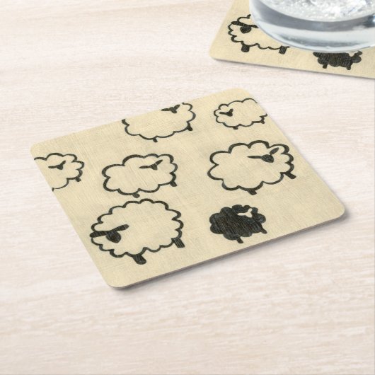 Weißes und schwarzes Schaf auf Creme Hintergrund Rechteckiger Pappuntersetzer (angewinkelt)