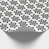 Weißes und schwarzes Schneeflockenmuster Geschenkpapier (Ecke)