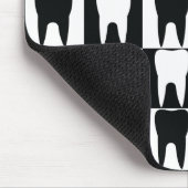 Weißes und schwarzes Zahnmuster Mousepad (Ecke)
