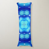 Weißes Weihnachtsschneeflockenmuster Seitenschläferkissen (Vorderseite Vertikal)