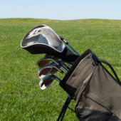 Weißes Westhochland Terrier, das auf Bürgersteig Golf Headcover (In SItu)