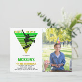 Weißgelbes grünes Foto Skateboards Geburtstag Einladung (Stehend Vorderseite)