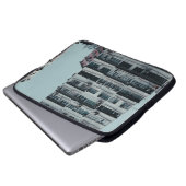 WEISSKONKRETES GEBÄUDE LAPTOPSCHUTZHÜLLE (Vorne Knopf)