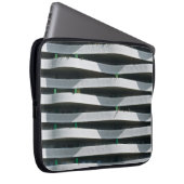 WEISSKONKRETES GEBÄUDE LAPTOPSCHUTZHÜLLE (Vorne Rechts)