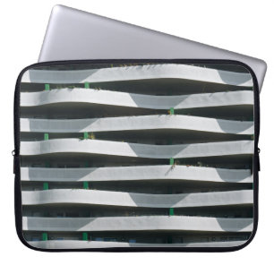 WEISSKONKRETES GEBÄUDE LAPTOPSCHUTZHÜLLE