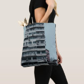 WEISSKONKRETES GEBÄUDE TASCHE (Von Nahem)