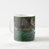 Weißkopfseeadler der große Fang Kaffeetasse (Vorderseite Links)