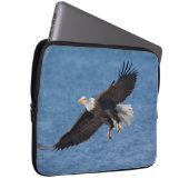 Weißkopfseeadler im Flug Laptopschutzhülle (Vorne Rechts)