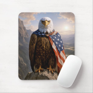 Weißkopfseeadler mit amerikanischer Flagge als Umh Mousepad