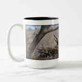 Weißkopfseeadlerlandung Zweifarbige Tasse (Links)