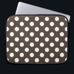 Weißpolka-Punkte auf braun Laptopschutzhülle<br><div class="desc">Weißpolka-Punkte auf braun</div>
