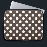 Weißpolka-Punkte auf braun Laptopschutzhülle<br><div class="desc">Weißpolka-Punkte auf braun</div>