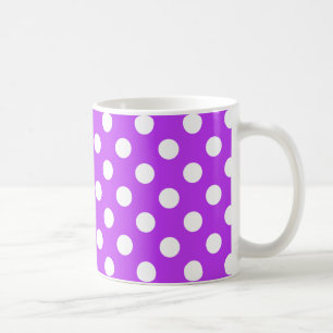 Weißpolka Punkte auf leuchtend lila Kaffeetasse