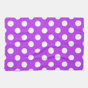 Weißpolka Punkte auf leuchtend lila Küchentuch