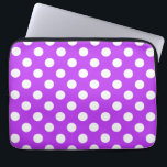 Weißpolka Punkte auf leuchtend lila Laptopschutzhülle<br><div class="desc">Weißpolka Punkte auf leuchtend lila</div>