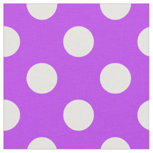 Weißpolka Punkte auf leuchtend lila Stoff