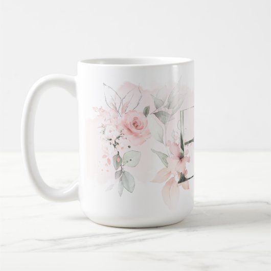 Weißrosa Rosenmonogramm-Letter E Kaffeetasse (Links)