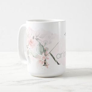 Weißrosa Rosenmonogramm-Letter K Kaffeetasse