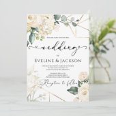 Weißrosen Hydrangeas Grüne Goldene Hochzeit Einladung (Stehend Vorderseite)