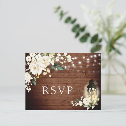 Weißrosen Rustikale Hochzeit RSVP Postkarte (Stehend Vorderseite)