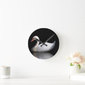 Weißschwan auf schwarz runde wanduhr (Zuhause)