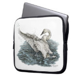 Weißschwan auf Wasser Laptopschutzhülle (Vorderseite Links)